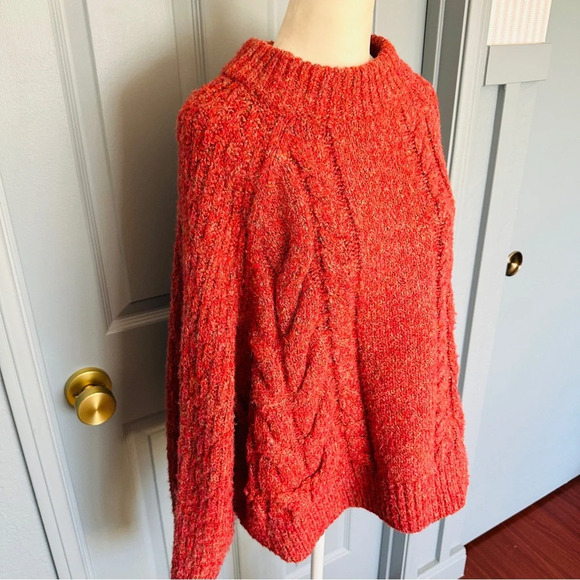 Universal Thread Women’s Chunky Knit Red Crew Neck Sweater - Picture 5 of 9